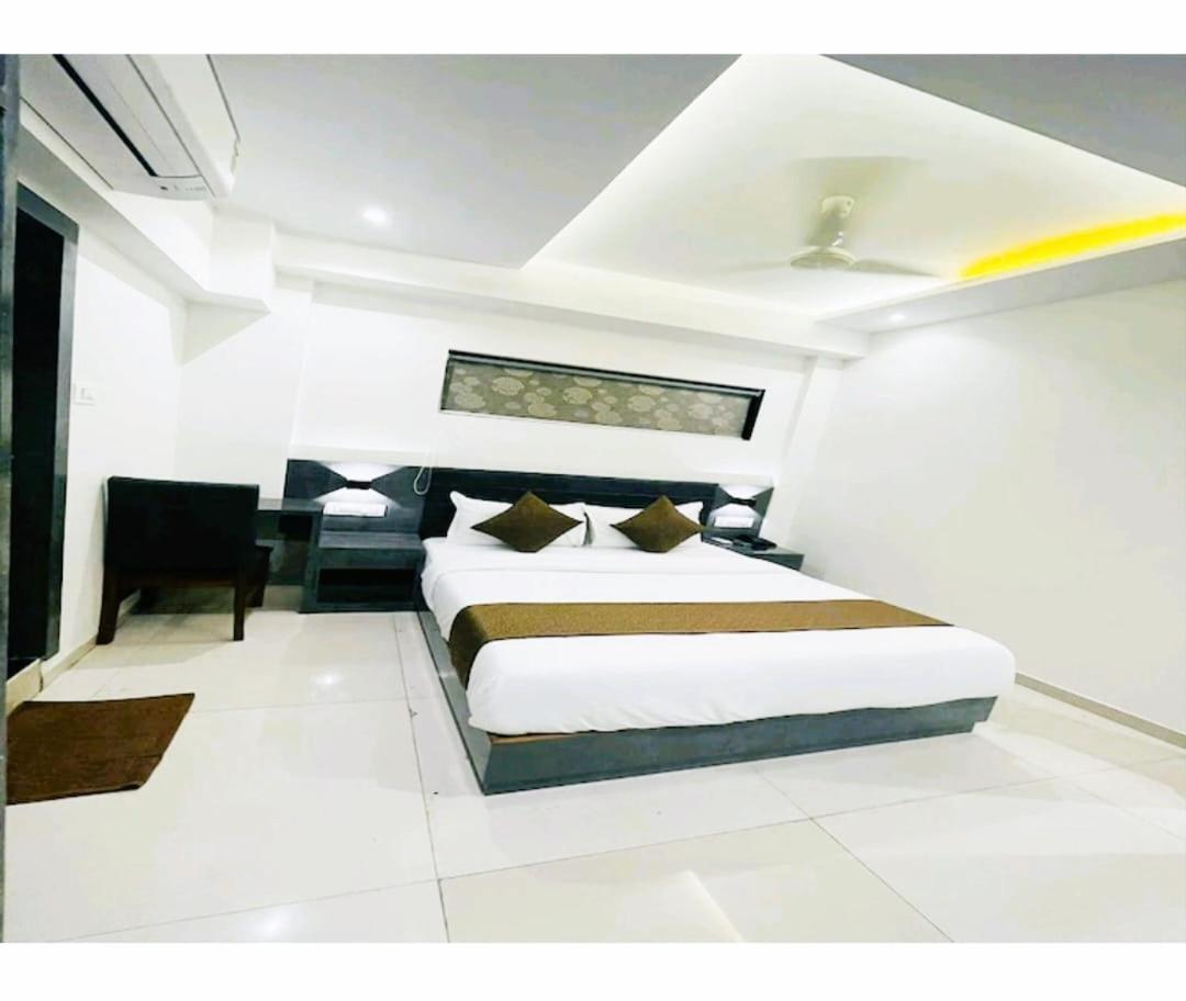 Hotel Black Burn มุมไบ ภายนอก รูปภาพ